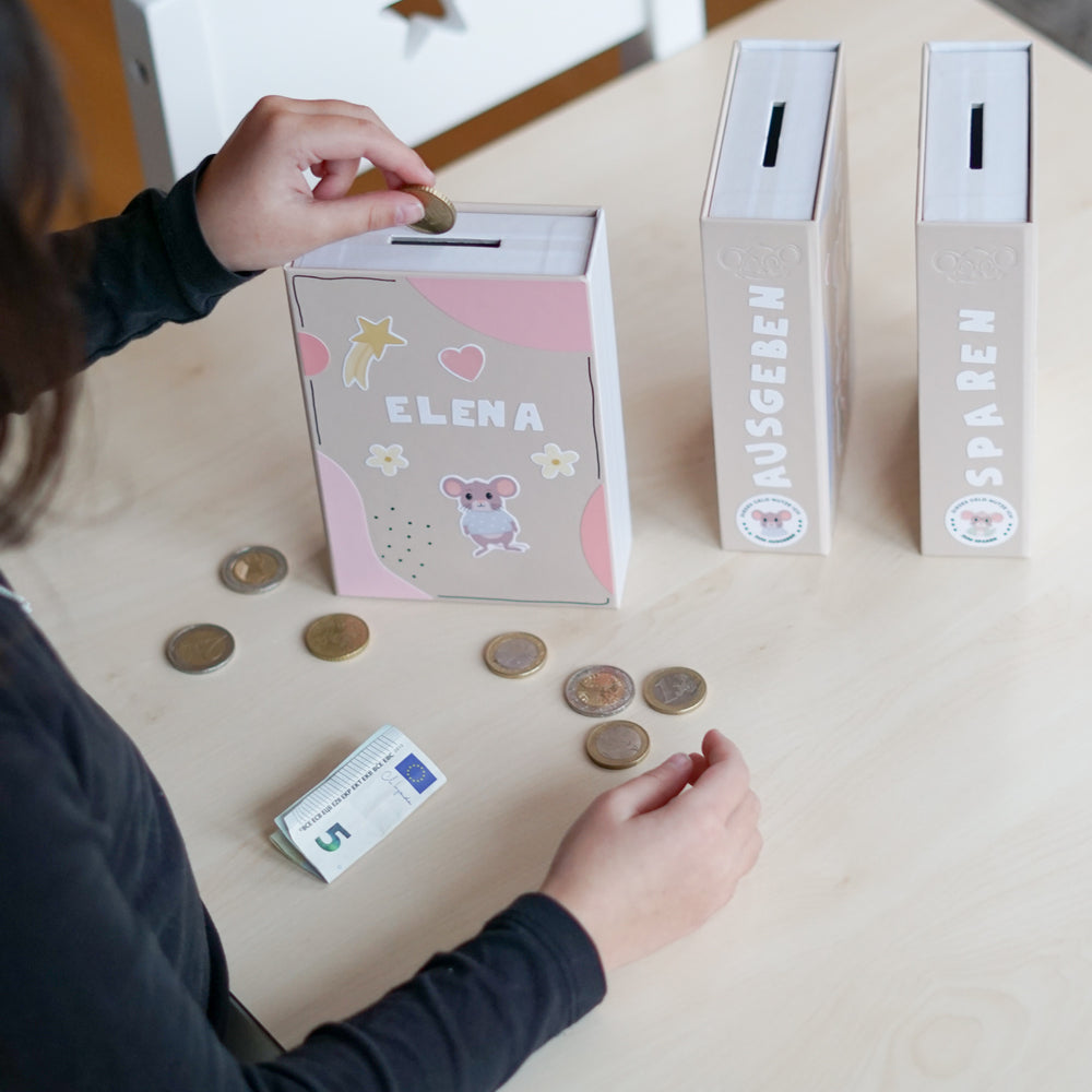 
                      
                        Modulares Spardosen-System in Buchform
                      
                    